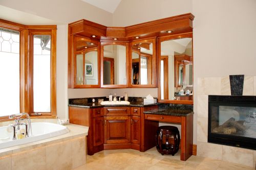 Kelowna custom bathroom cabinetry and vanity